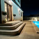 Nina Villa Radmani