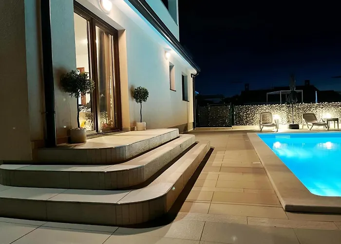 Nina Villa Radmani